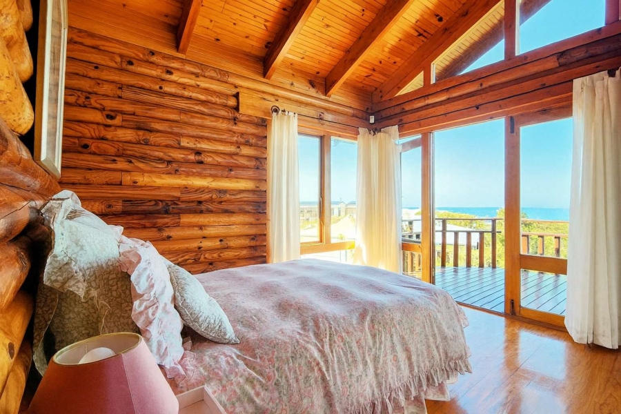 4 Bedroom Property for Sale in Brenton On Sea Western Cape